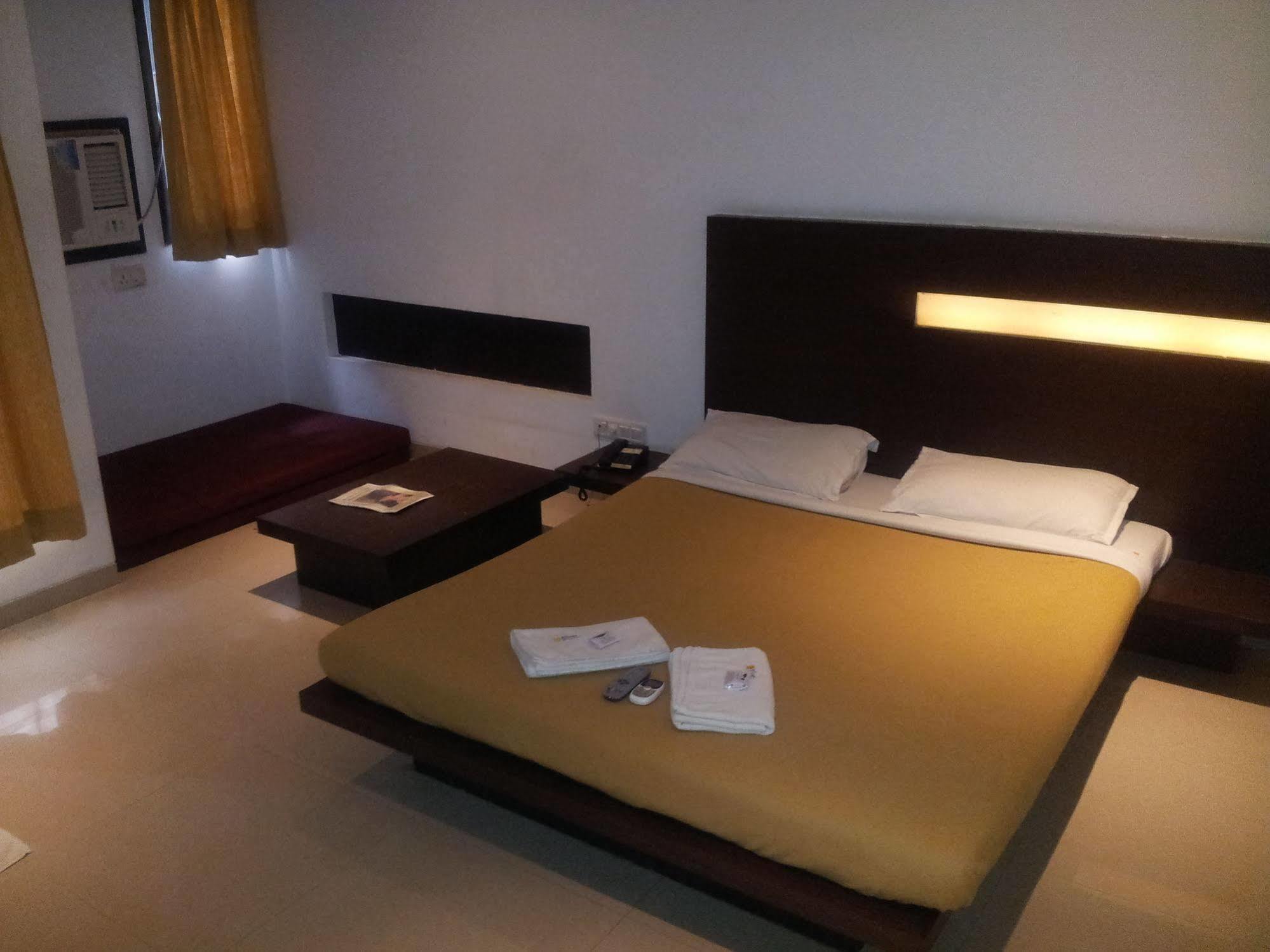 Silver Sands Beach Resort Daman Zewnętrze zdjęcie