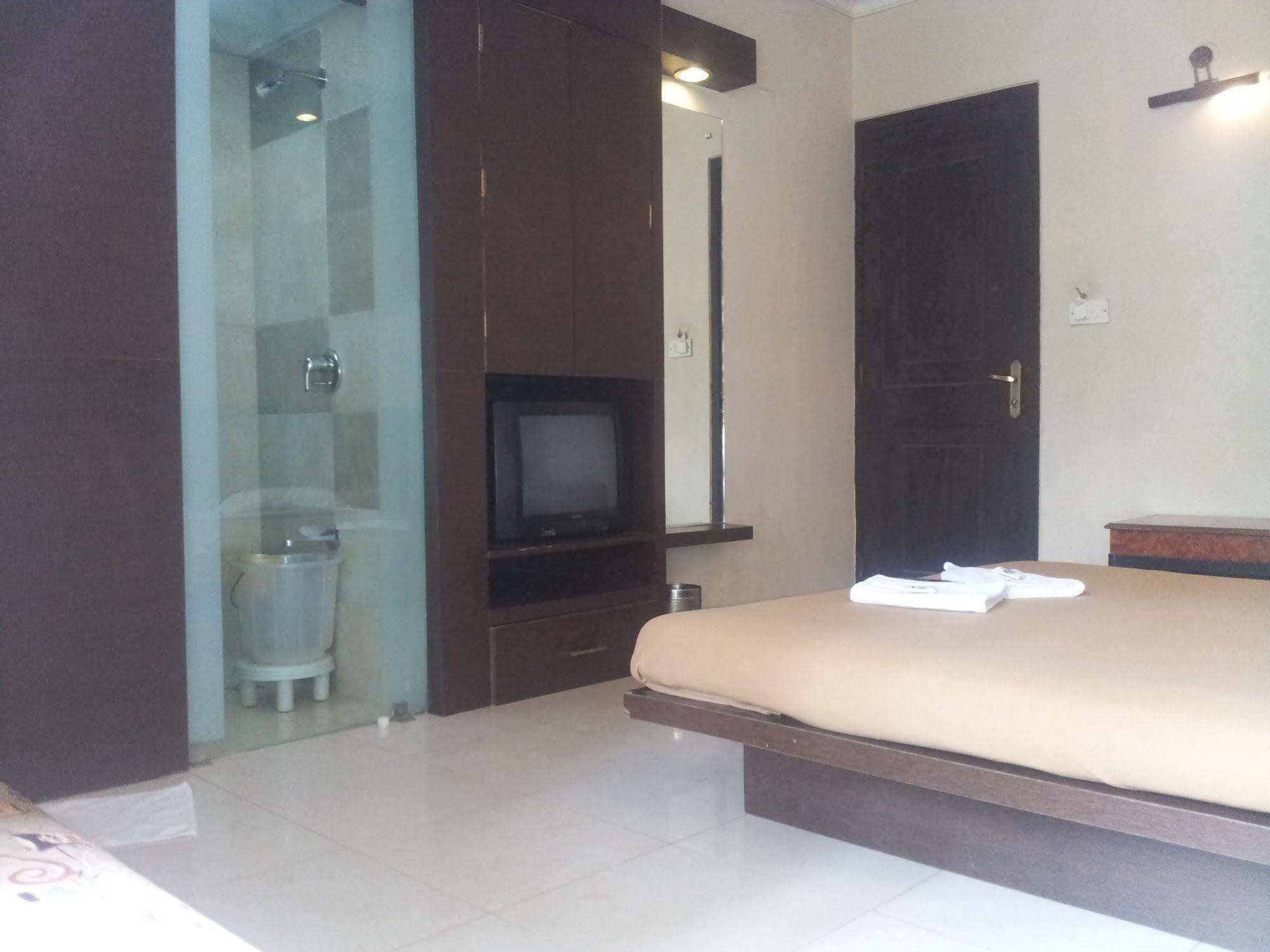 Silver Sands Beach Resort Daman Zewnętrze zdjęcie